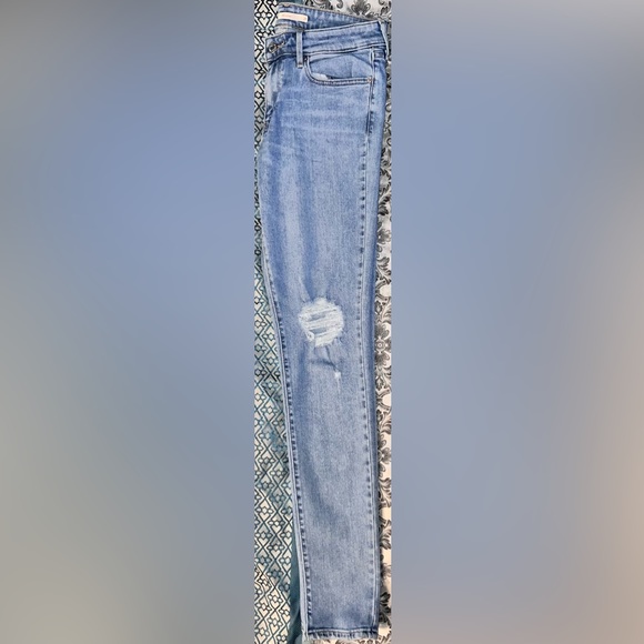 711 Light Wash Skinny Jeans - Picture 2 of 8